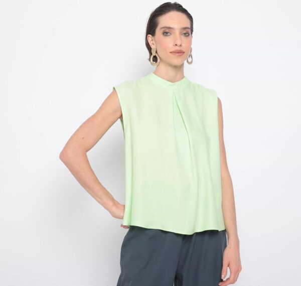 Blusa Com Prega. - Verde Claro. - Forum