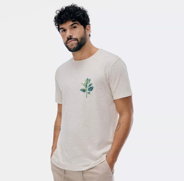 HERING - Camiseta Folhagens Com Linho. - Off White & Verde