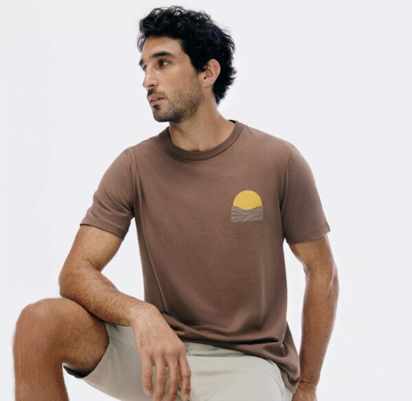 HERING - Camiseta Geométrica. - Marrom & Amarela