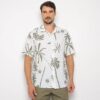 Camisa Hering Folhagens em Linho. - Branca & Verde Oliva