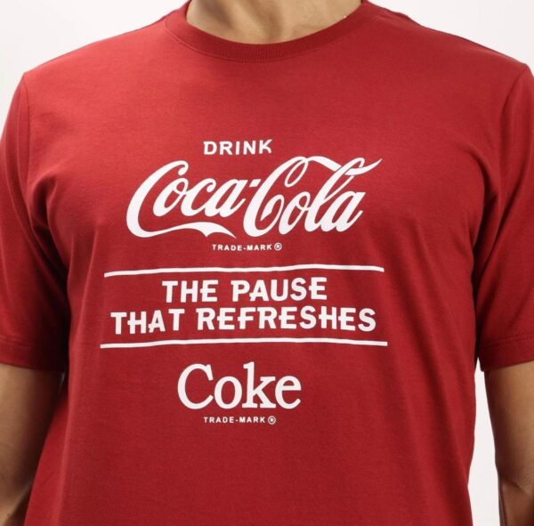 Coca-Cola - Camiseta Com Inscrições | Vermelho