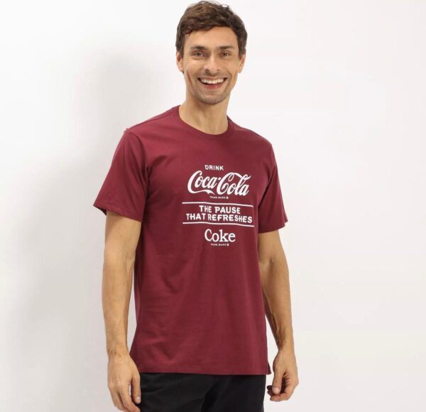 Coca-Cola - Camiseta Com Inscrições | Vinho