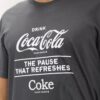 Coca-Cola - Camiseta Com Inscrições | Cinza
