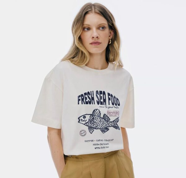 Camiseta Hering Peixe - Off White & Azul Marinho