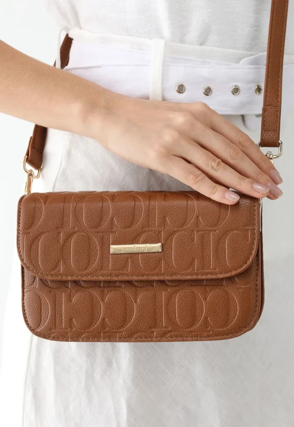 Colcci-Bolsa Transversal Feminino Monograma Alça Ajustável Caramelo