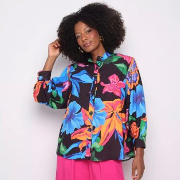 Camisa Floral. - Preta & Azul. - Morena Rosa